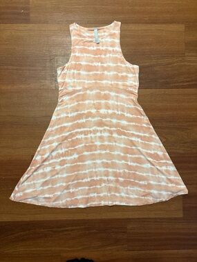 Athleta Santorini Thera Printed Dress in a tie-dye stripe pattern